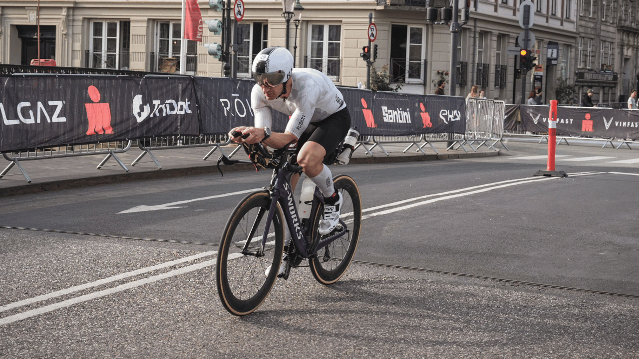 Test af FUSION Tempo One Suit tridragt på cyklingen